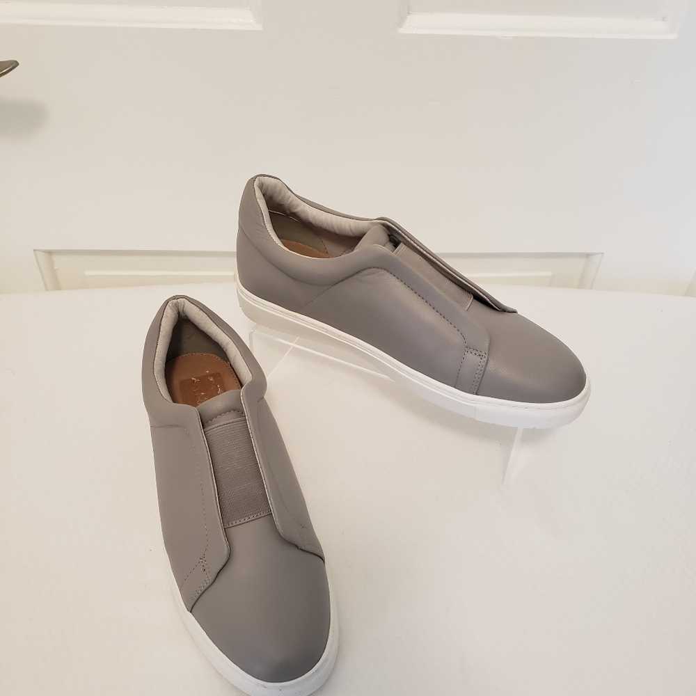 Halogen Carmen Womens Grey Leather Slip On Size 8.5M Casual, Stylish - Picture 2 of 10